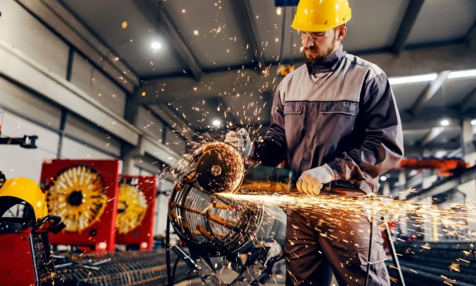 Online power tool retailer improves customer service efficiency by 70% with platform optimisation and AI